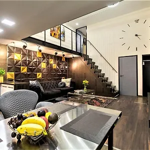Goldcentral Art B6-private Terrace-steps From New York Cafe Budapest